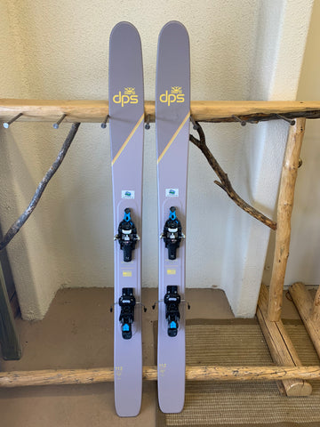 DEMO DPS Pagoda Tour 112 RP with Fritschi Tecton 12 Bindings and Pomoca Skins